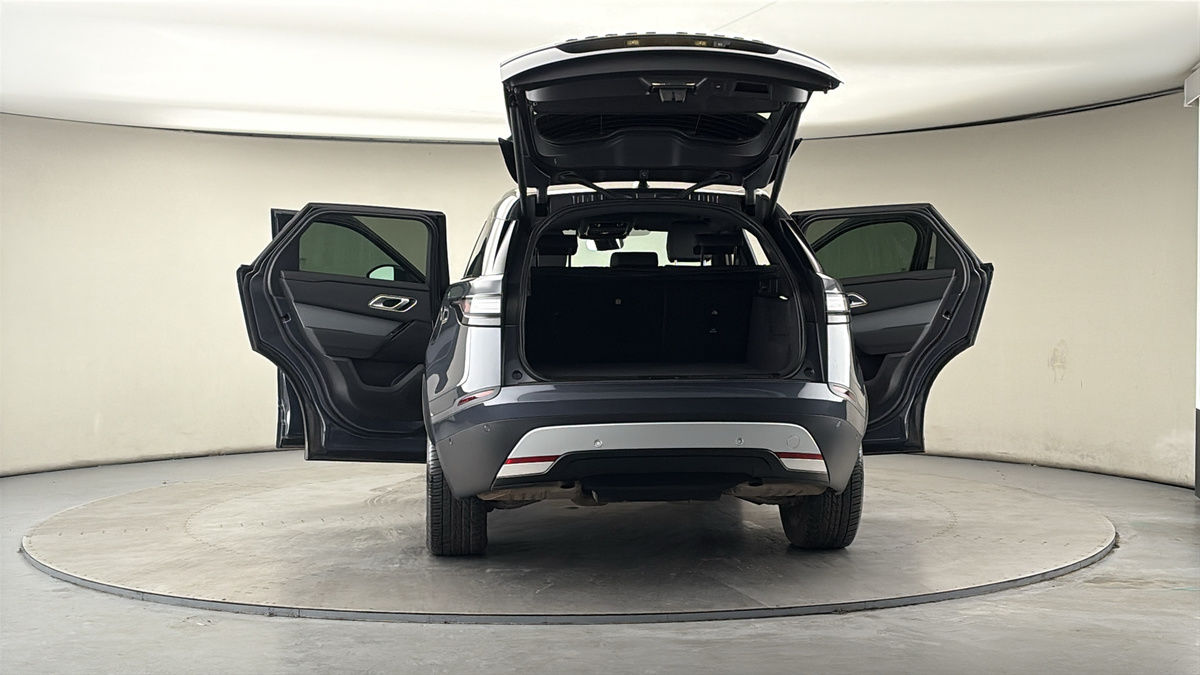 More views of Land Rover Range Rover Velar