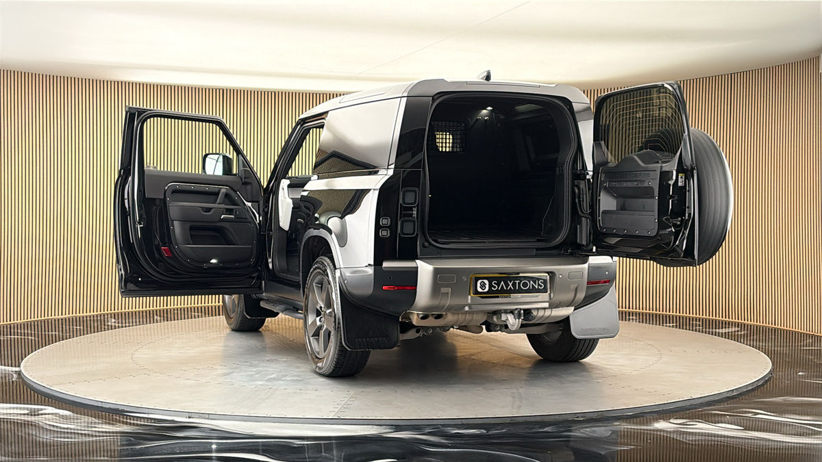 More views of Land Rover Defender 90