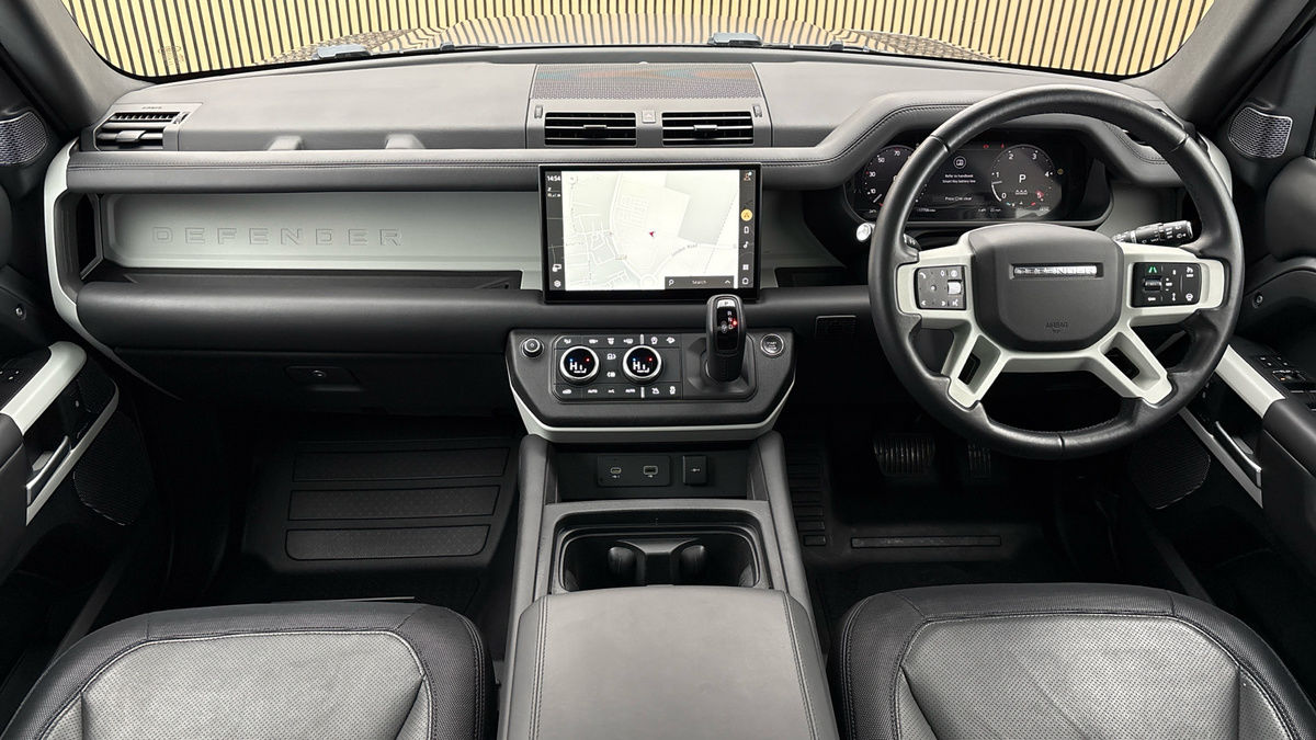 Land Rover Defender 110 Image 12