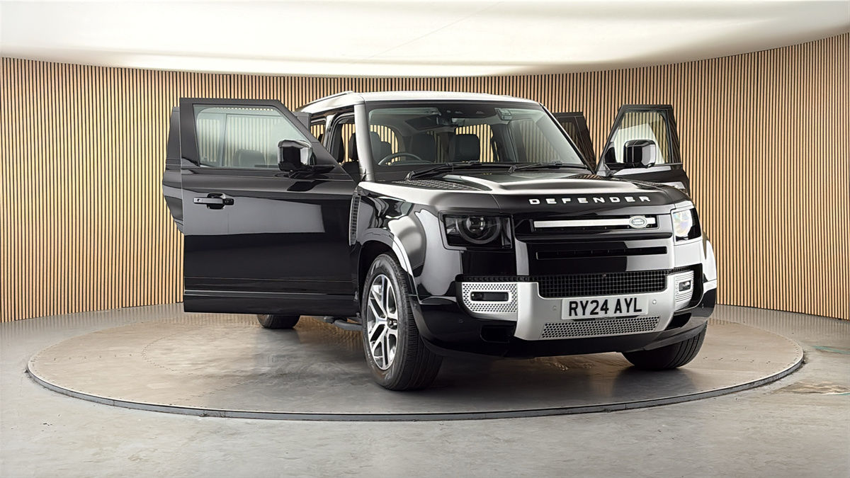 More views of Land Rover Defender 110