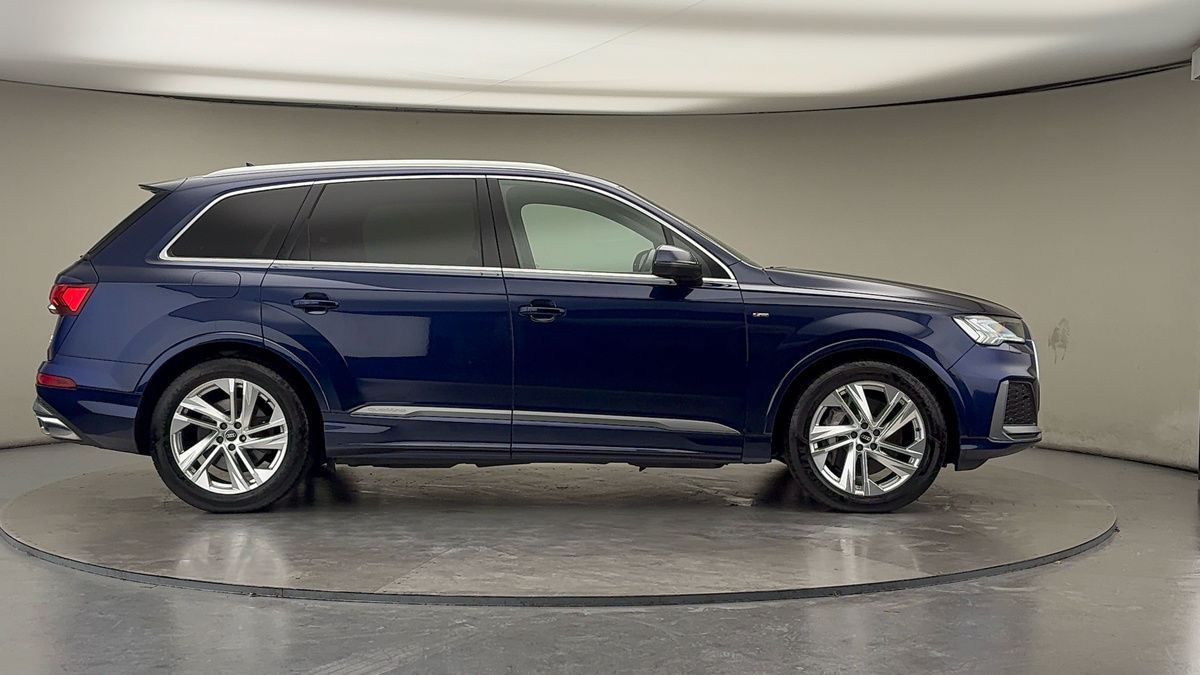 More views of Audi Q7