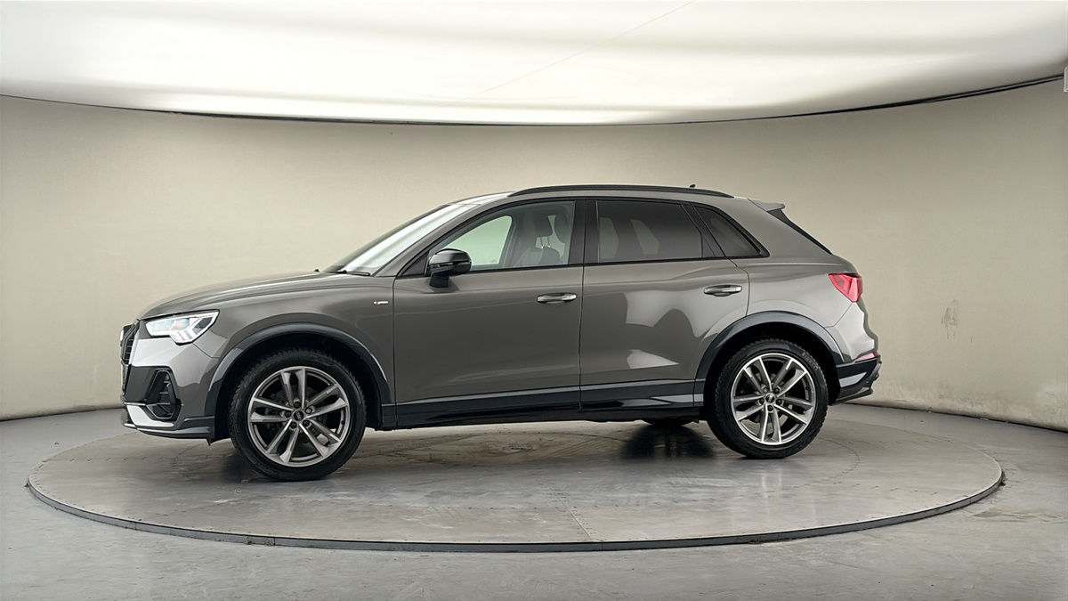 More views of Audi Q3