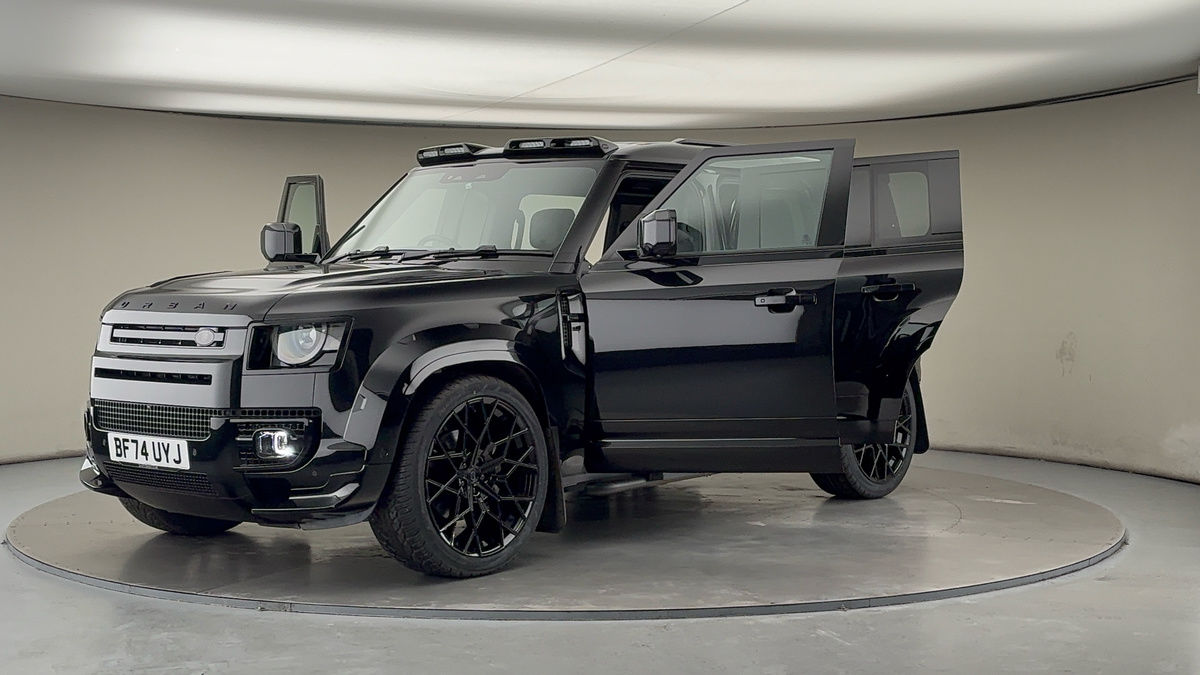 More views of Land Rover Defender 110