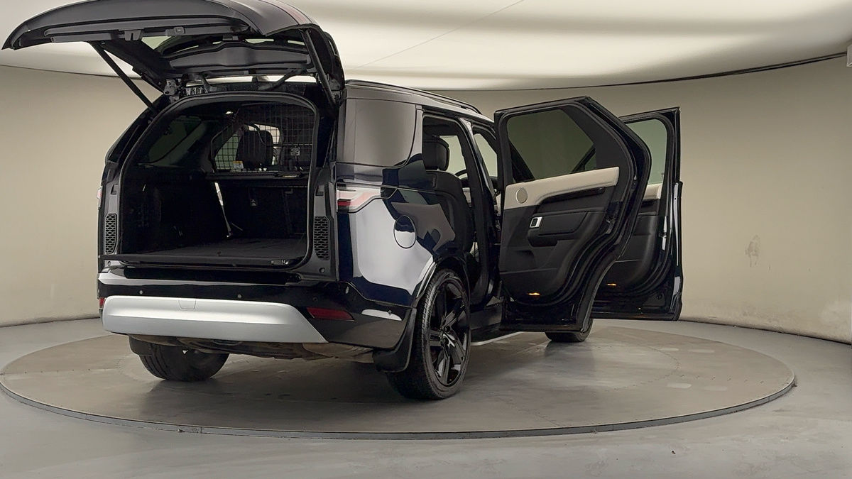 More views of Land Rover Discovery