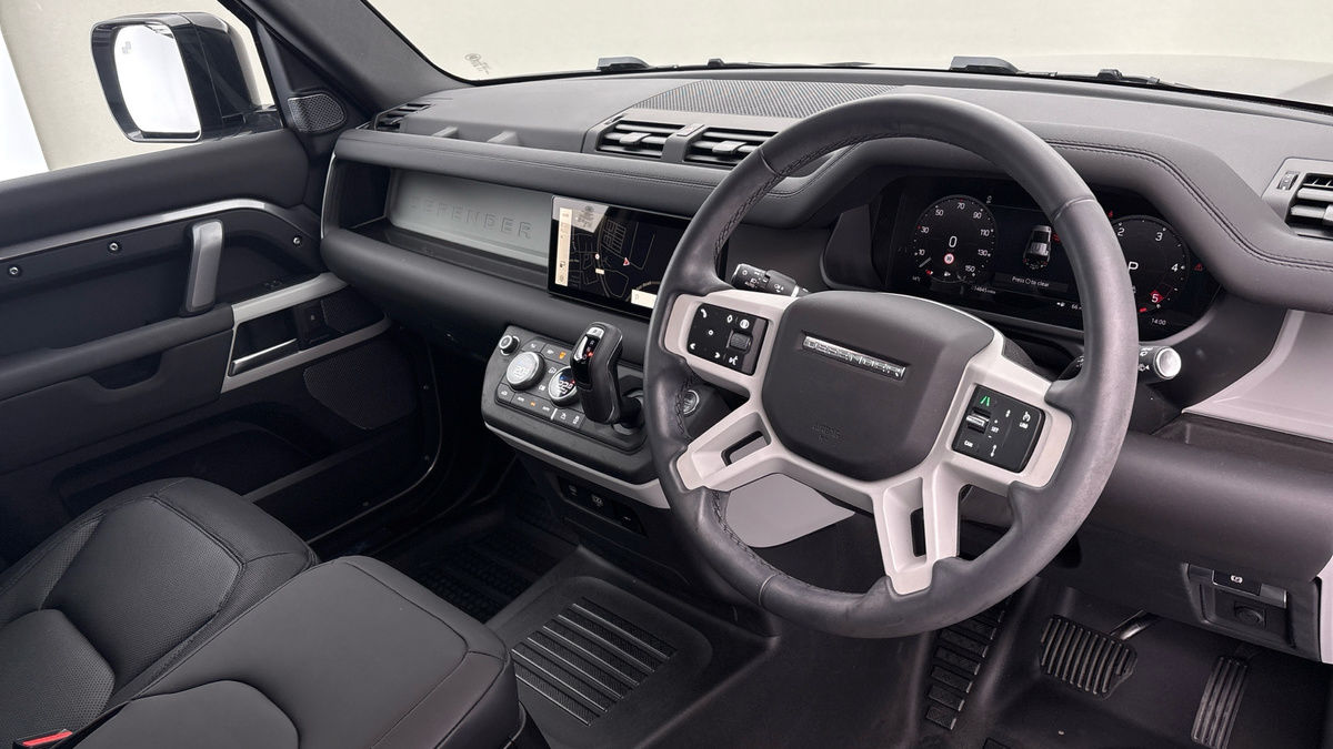 Land Rover Defender 110 Urban Image 5