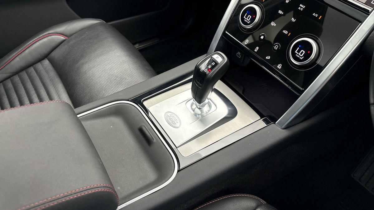 Land Rover Discovery Sport Image 18