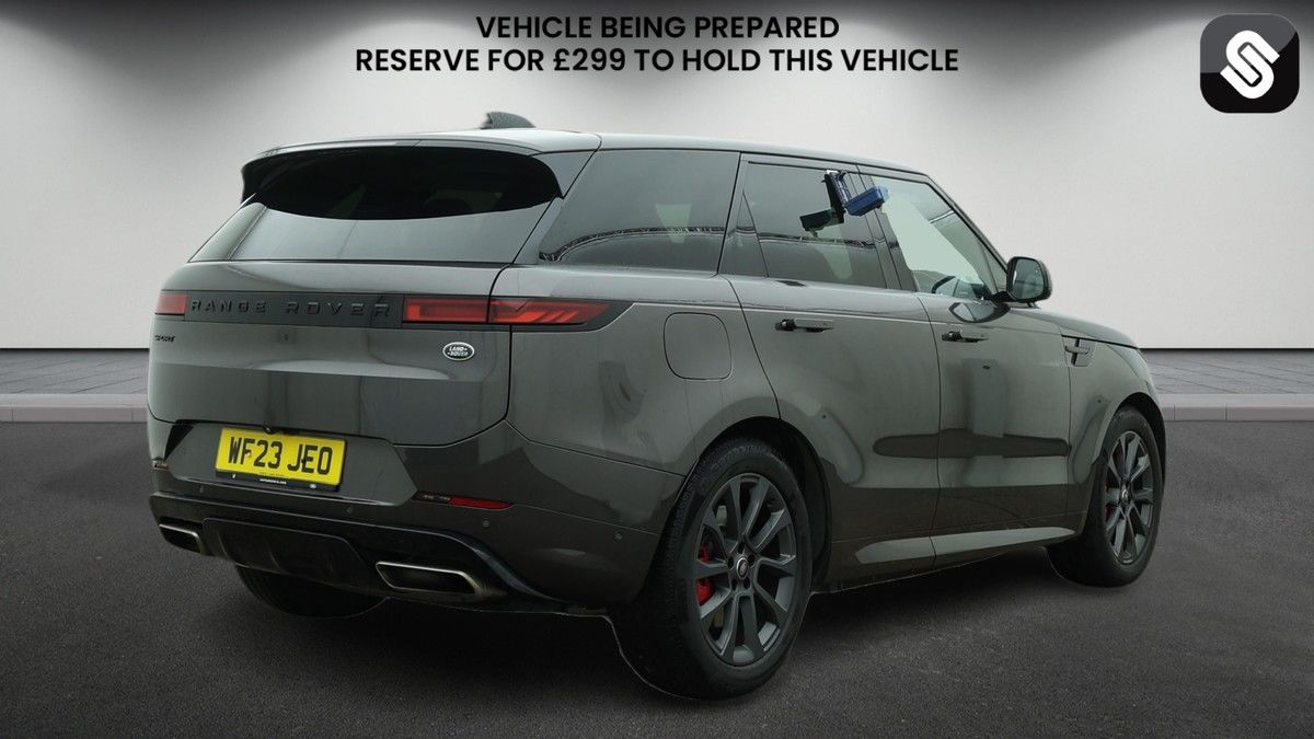 Land Rover Range Rover Sport Image 4