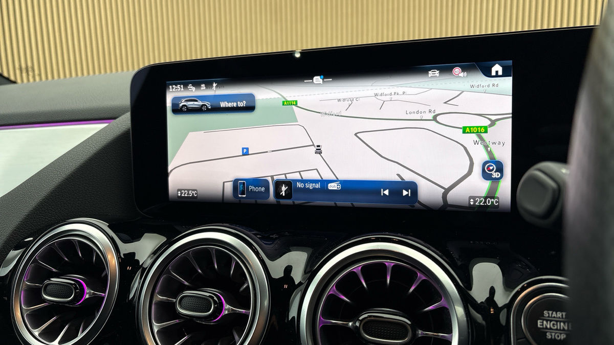 Mercedes-Benz GLA Image 17
