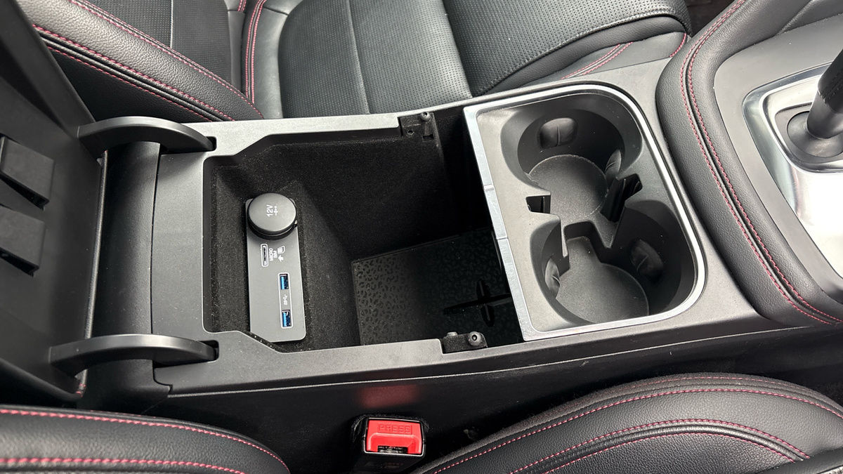 Jaguar E-PACE Image 27