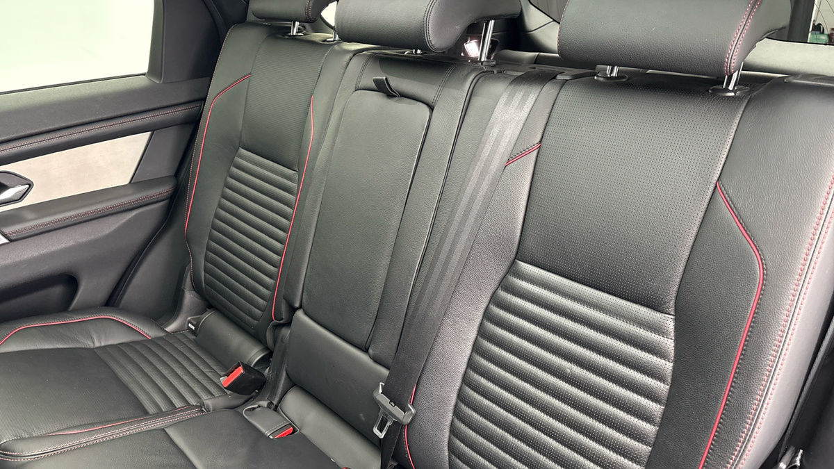 Land Rover Discovery Sport Image 8