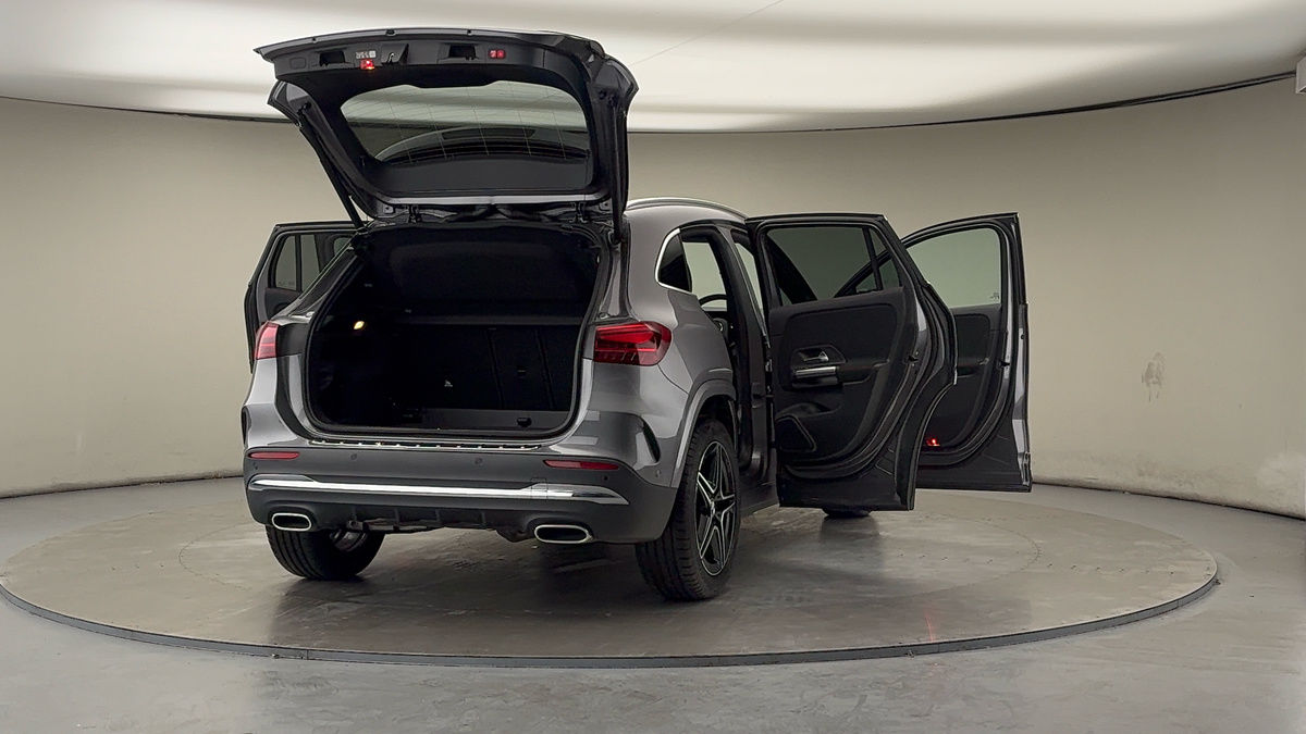 More views of Mercedes-Benz GLA