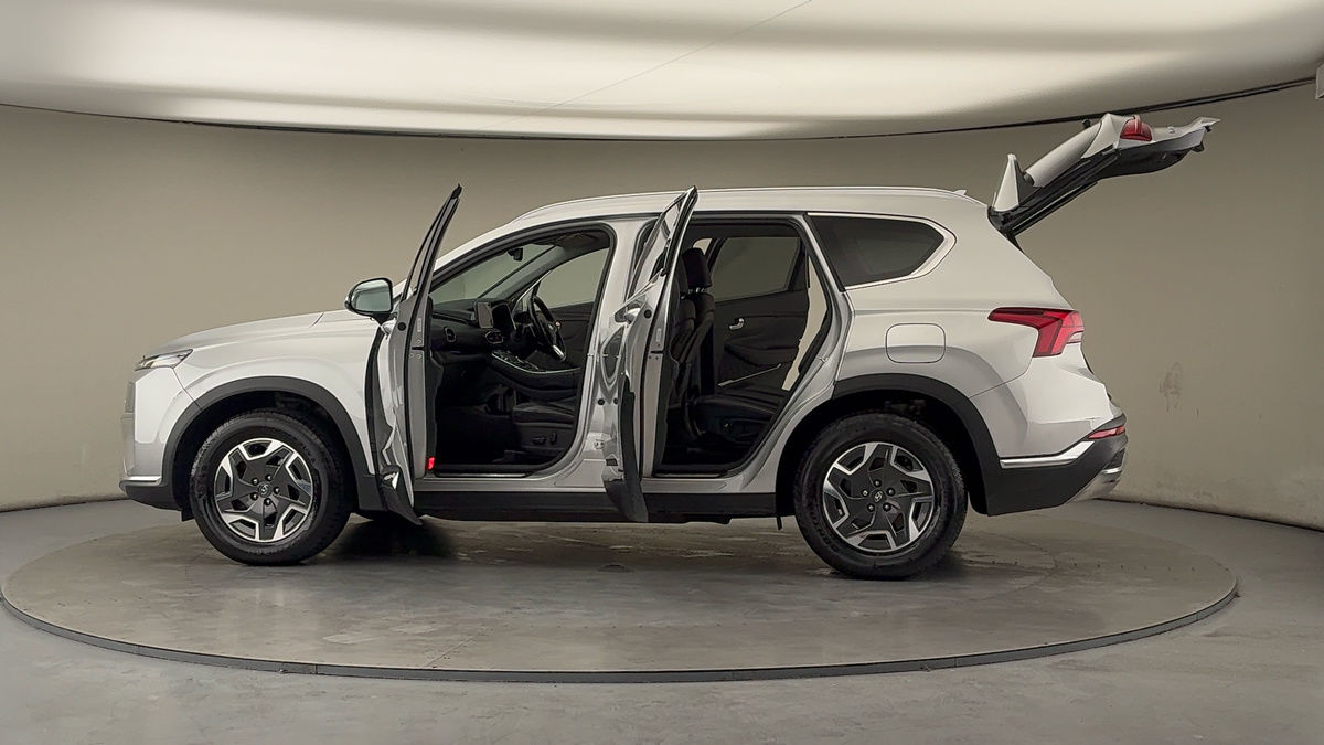 More views of Hyundai Santa Fe