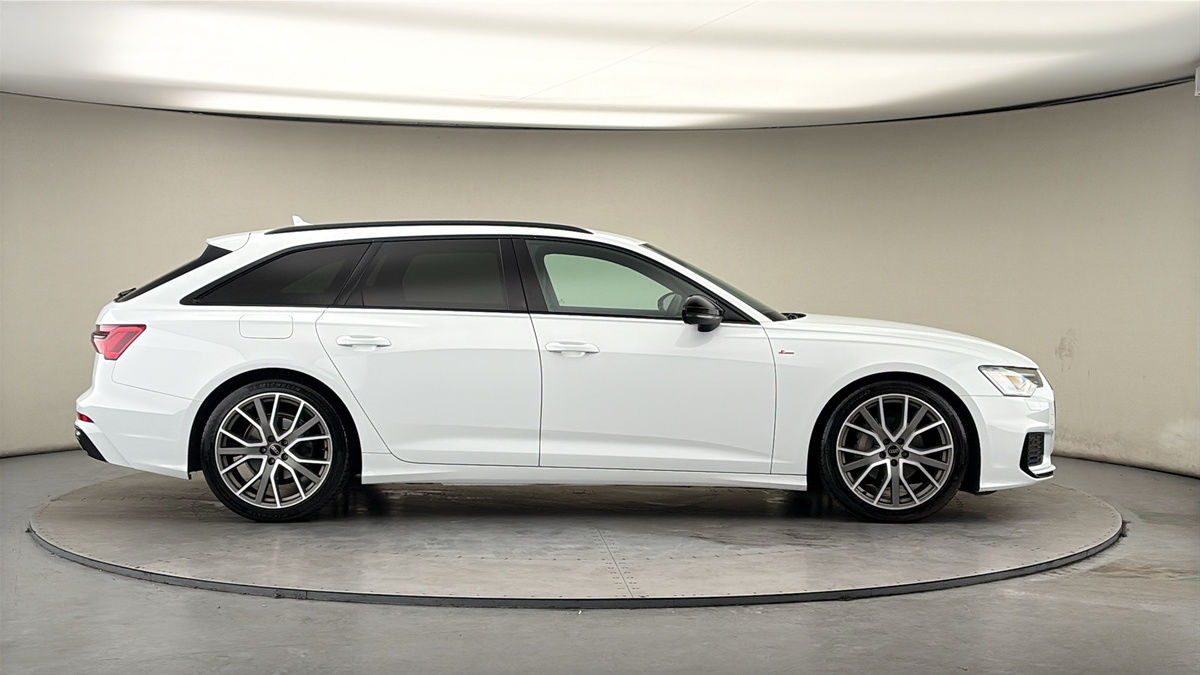 Audi A6 Avant Image 16