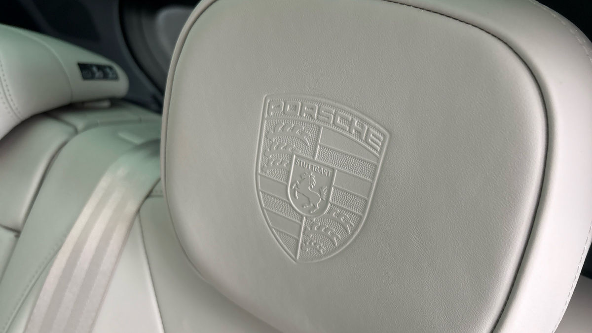 Porsche Cayenne Image 31