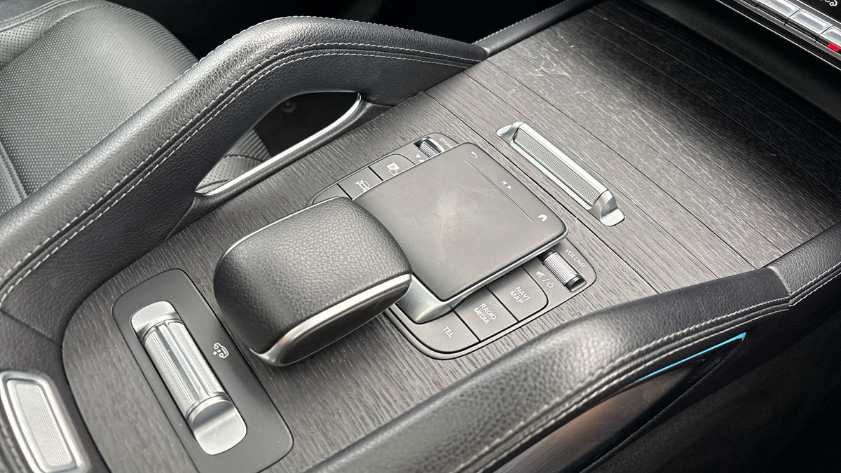 Mercedes-Benz GLE Image 26