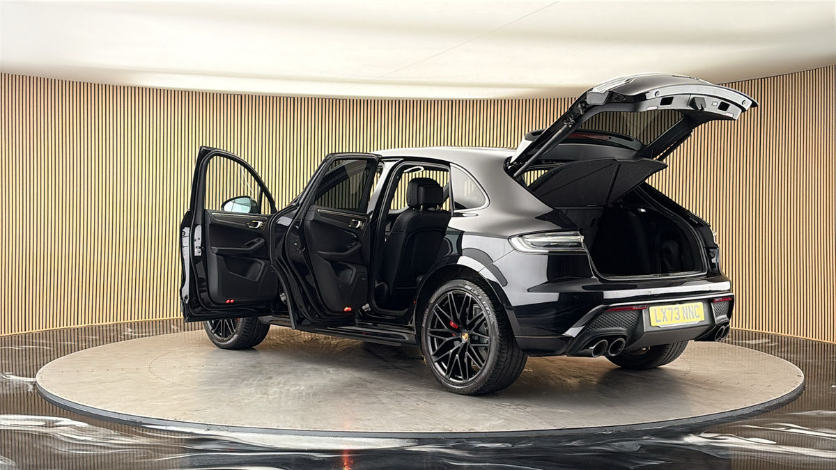 More views of Porsche Macan