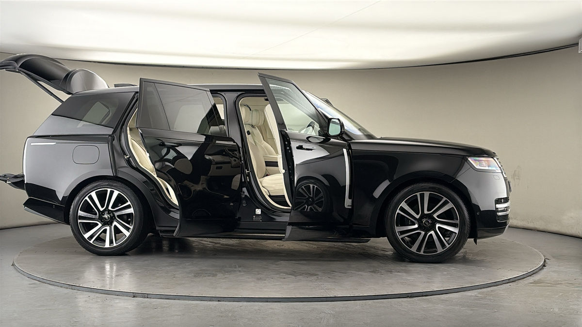 More views of Land Rover Range Rover