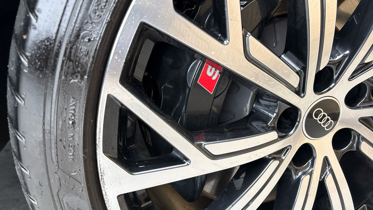 Audi S8 Image 26