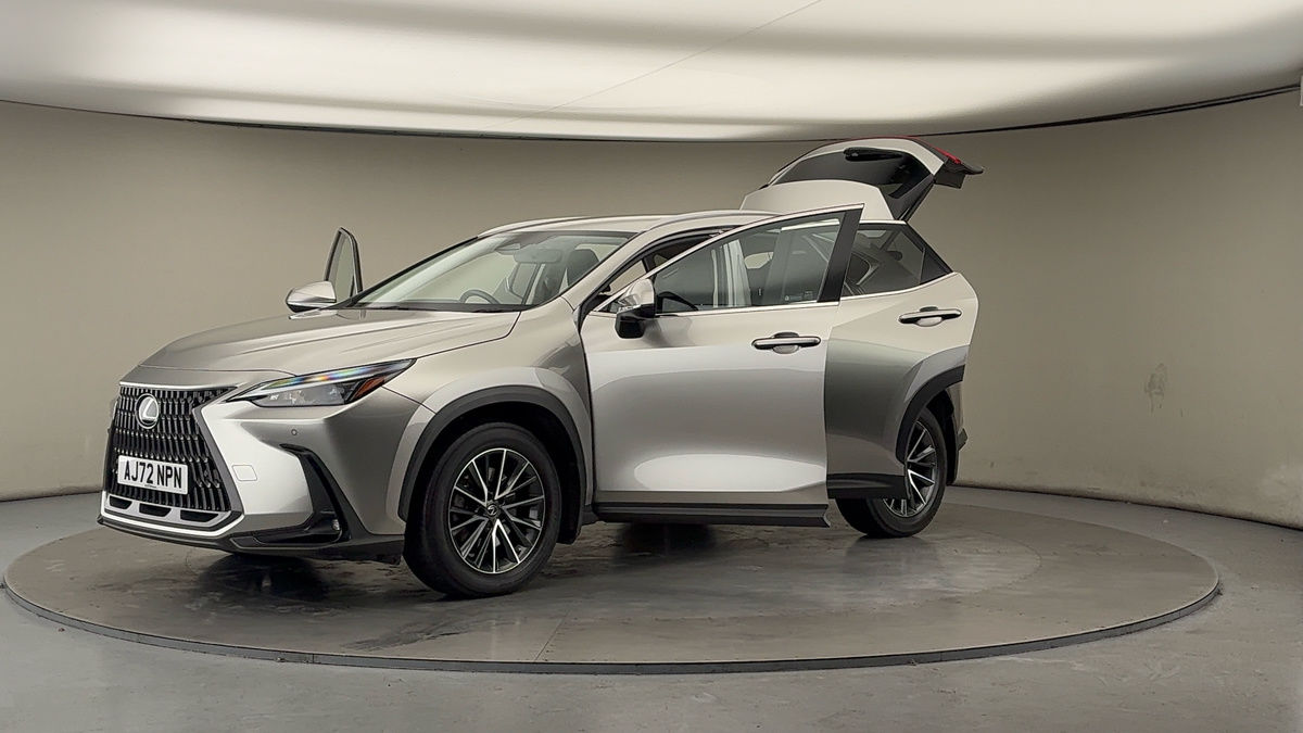 Lexus NX Image 22
