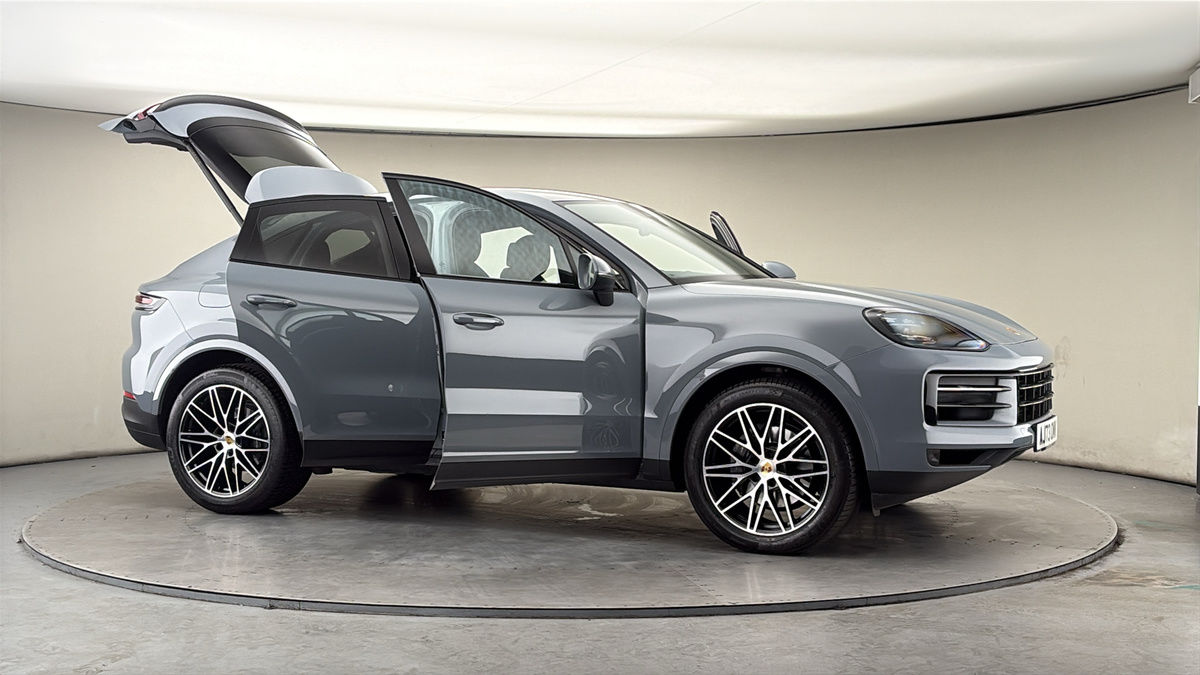 More views of Porsche Cayenne