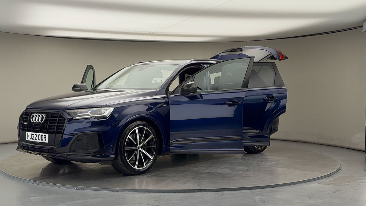 More views of Audi Q7