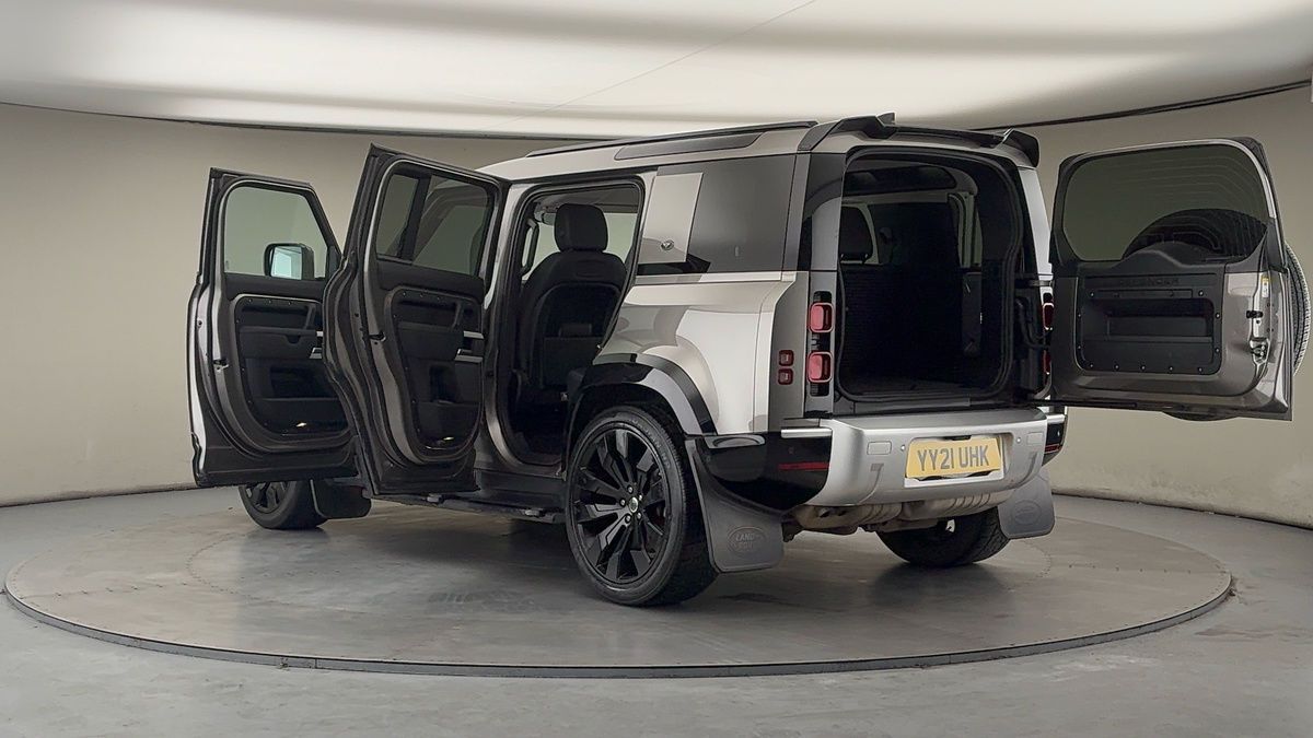 More views of Land Rover Defender 110