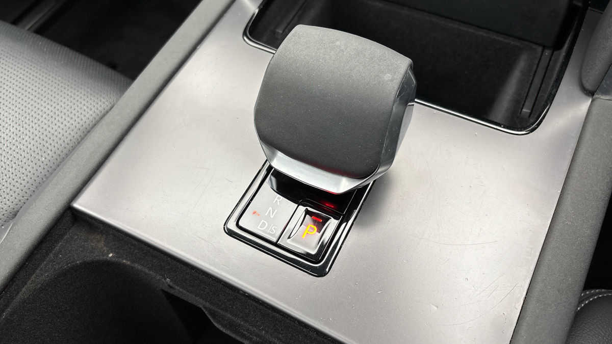 Land Rover Discovery Sport Image 28