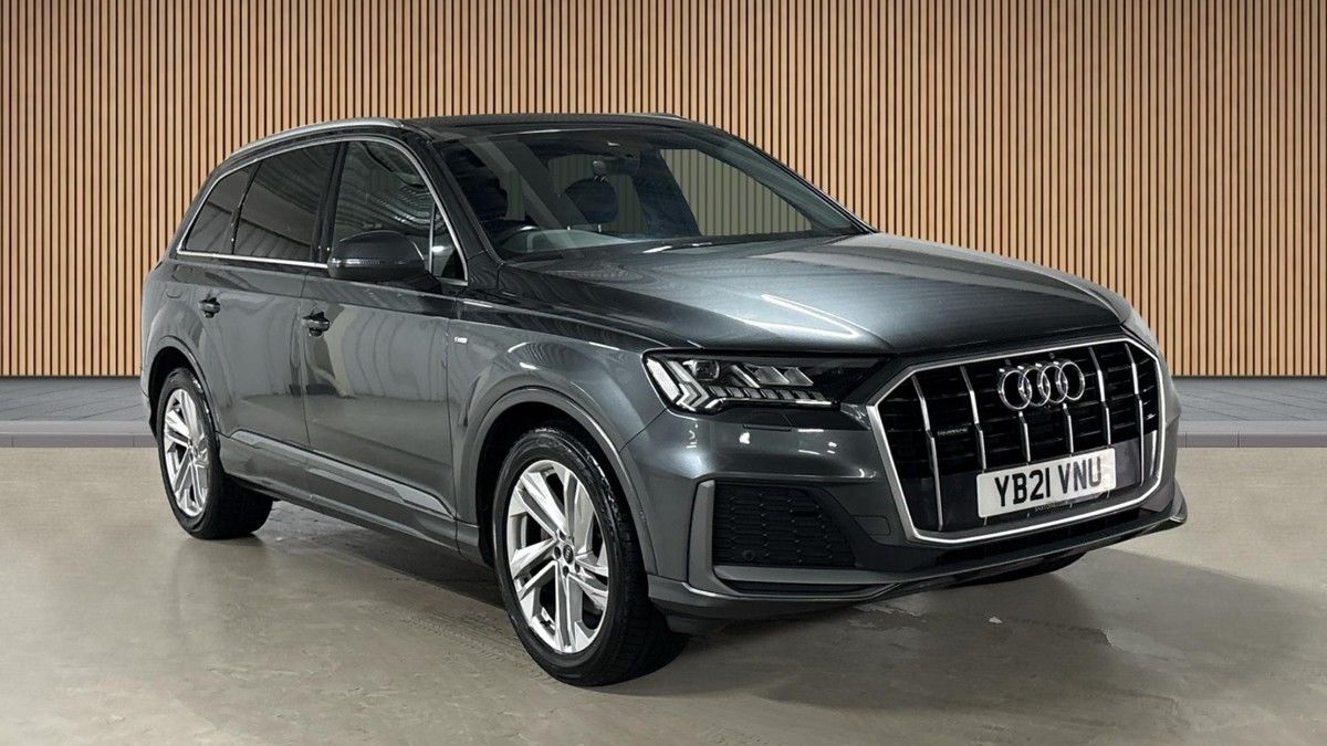 Audi Q7 Sticky Header Image