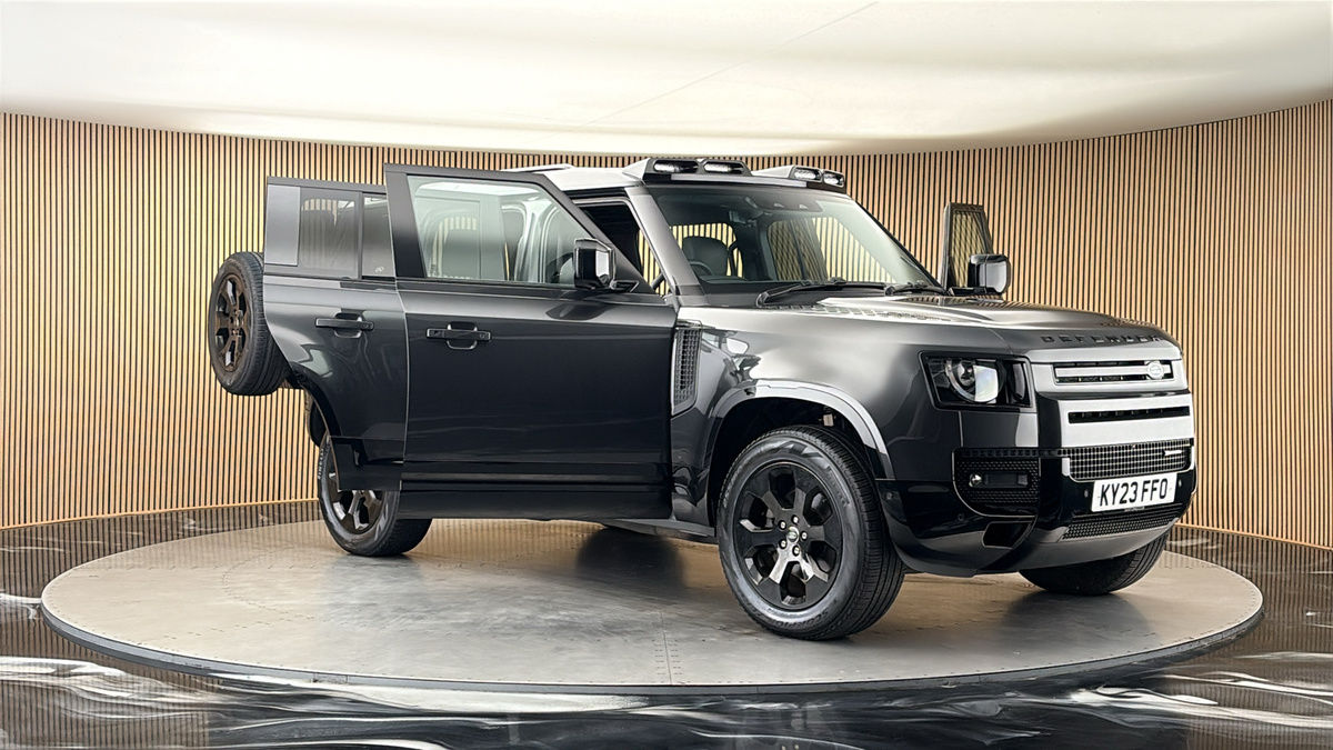 More views of Land Rover Defender 110