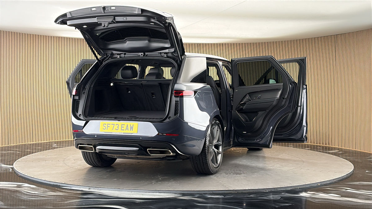 More views of Land Rover Range Rover Sport