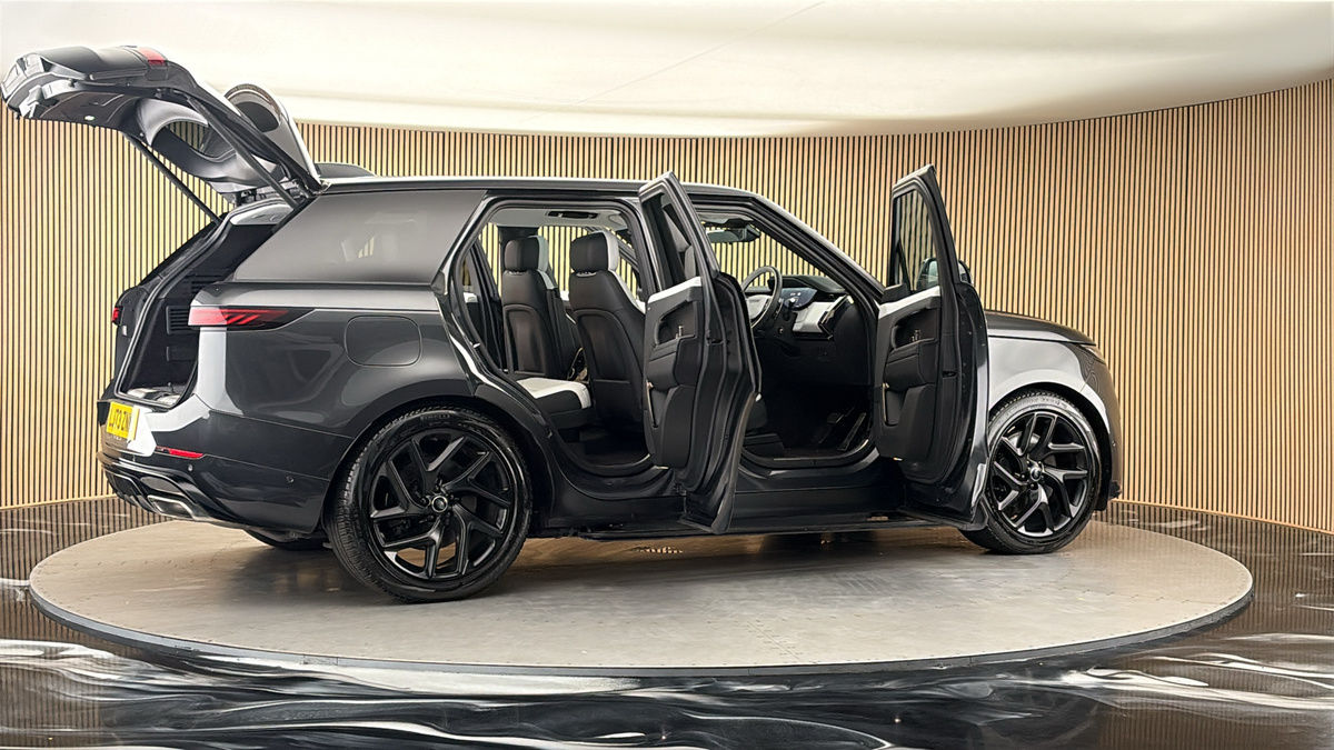 More views of Land Rover Range Rover Sport