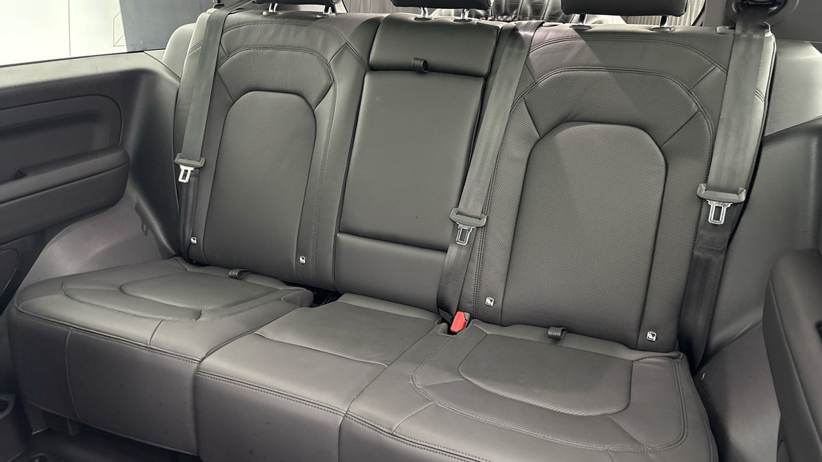 Land Rover Defender 90 Urban Image 8