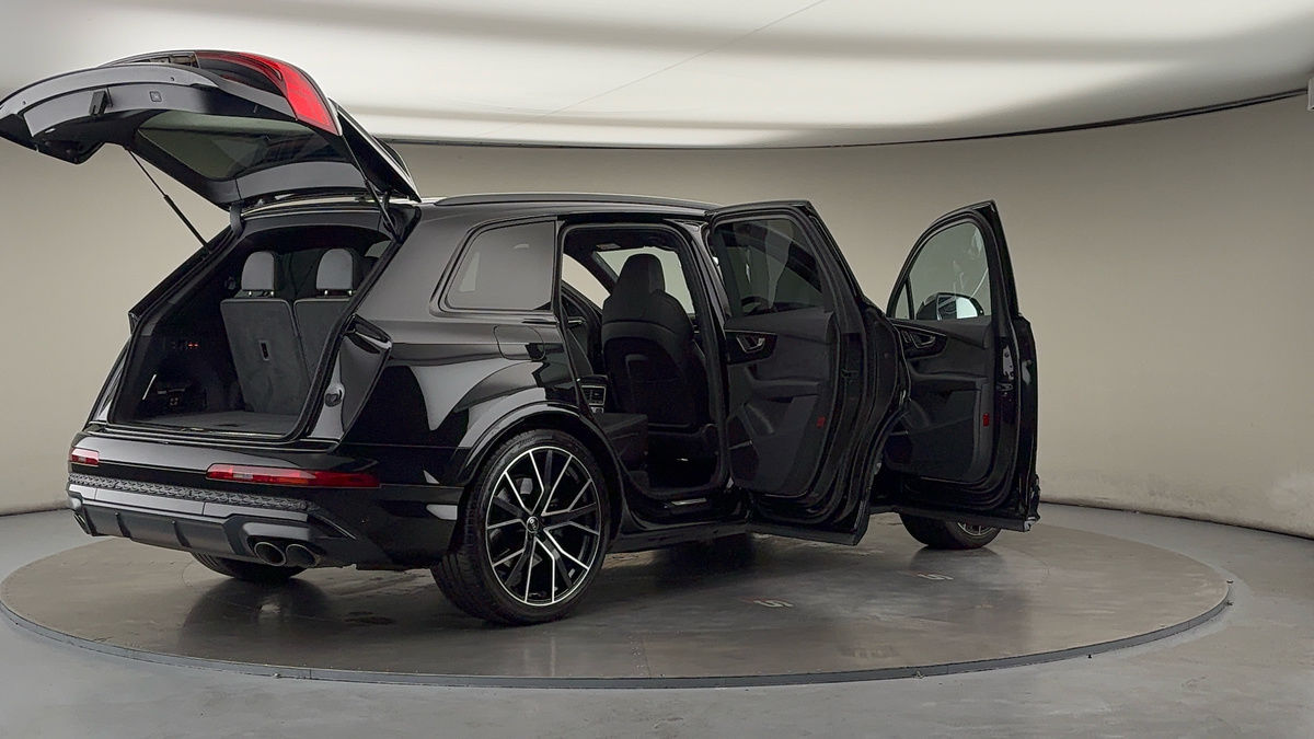 More views of Audi SQ7