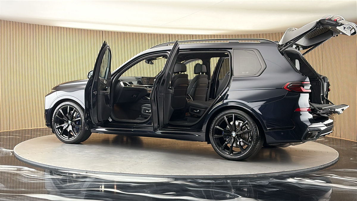 More views of BMW X7