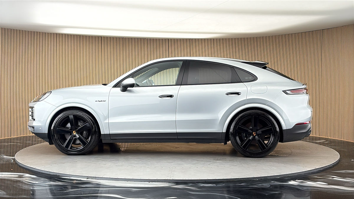 More views of Porsche Cayenne