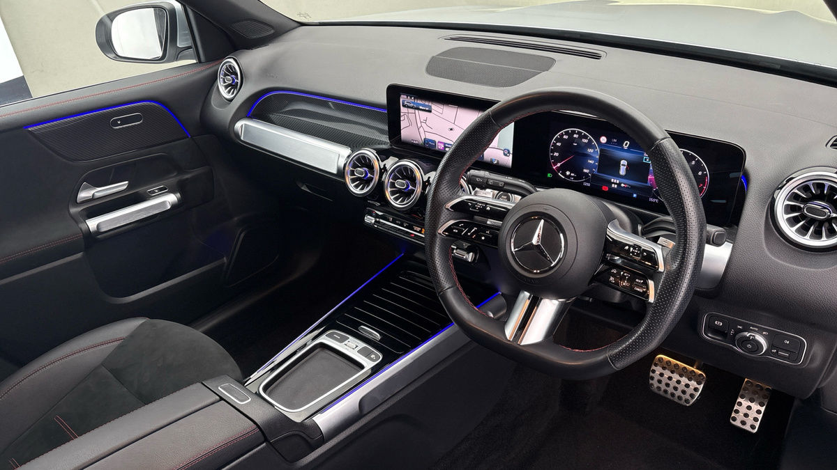 Mercedes-Benz GLB Image 5