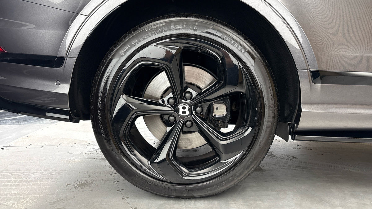 Bentley Bentayga Image 10