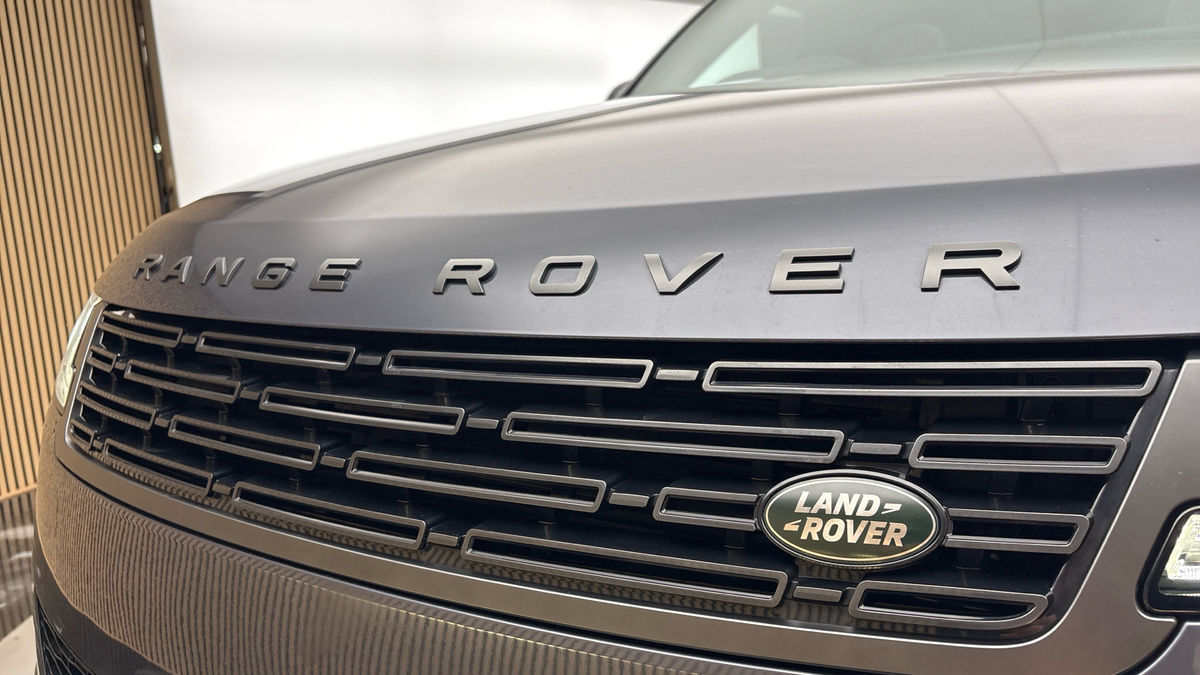 Land Rover Range Rover Sport Image 24