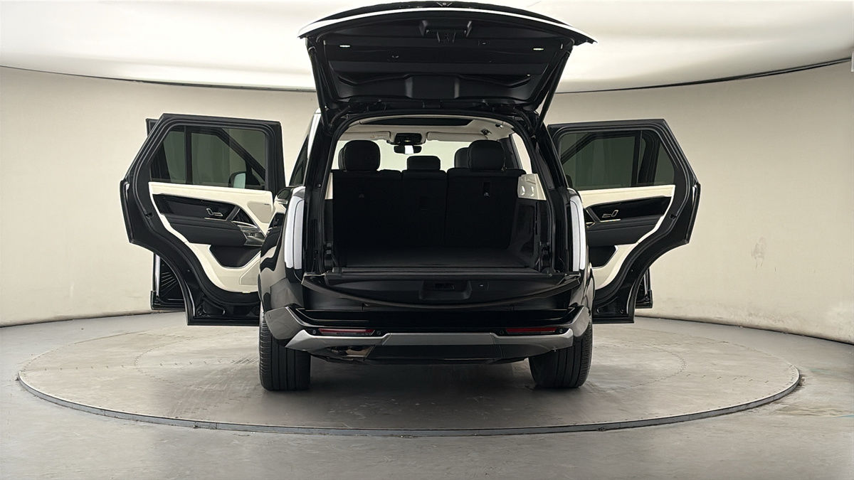 More views of Land Rover Range Rover