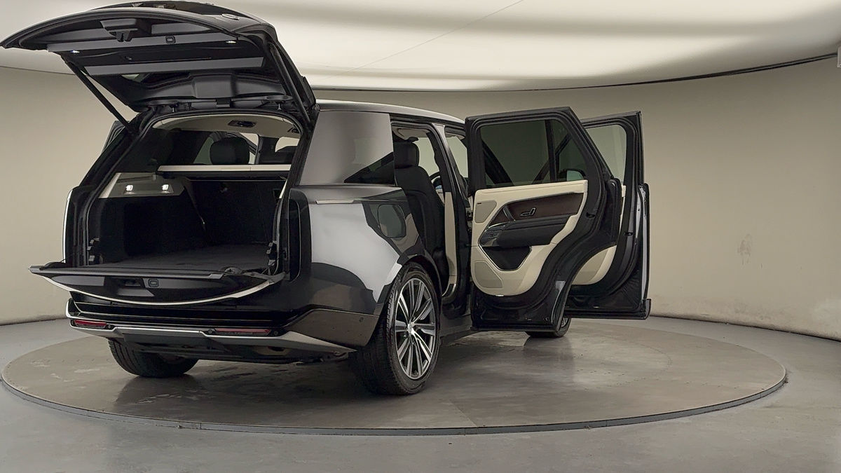 More views of Land Rover Range Rover