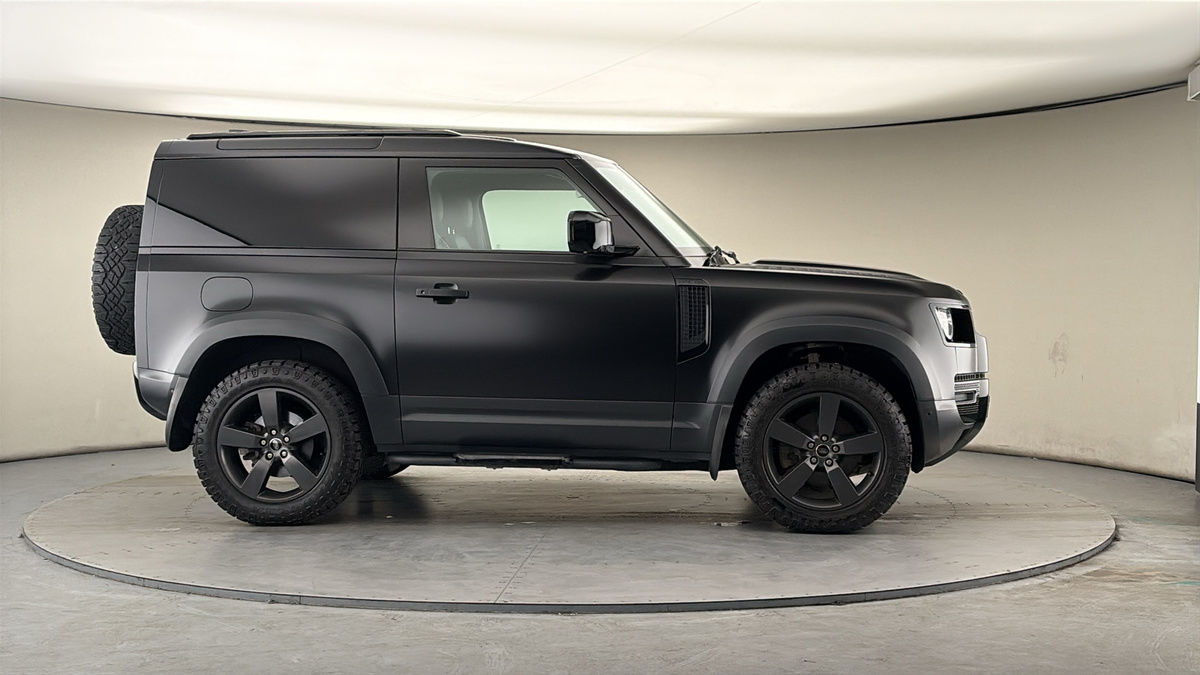 More views of Land Rover Defender 90