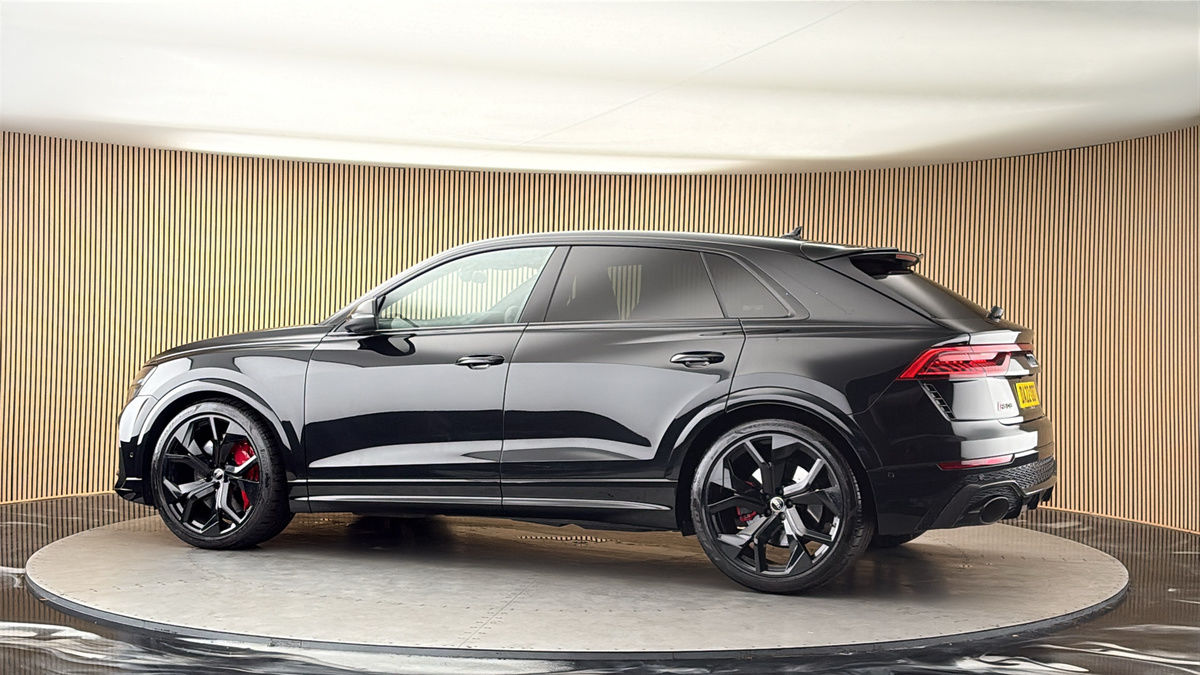 More views of Audi RSQ8