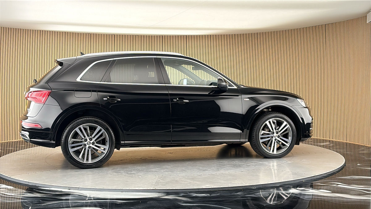 More views of Audi Q5