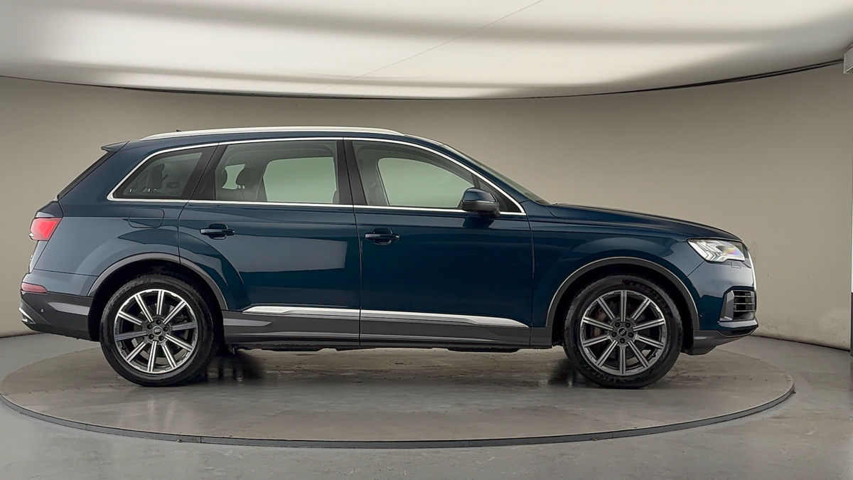 Audi Q7 Image 16