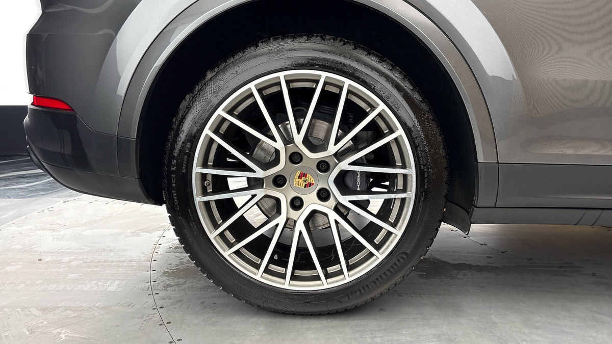Porsche Cayenne Image 10