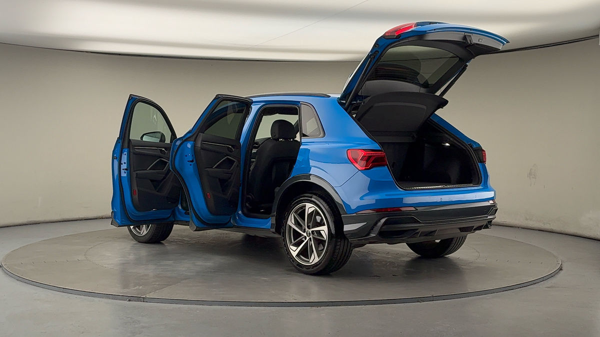 More views of Audi Q3