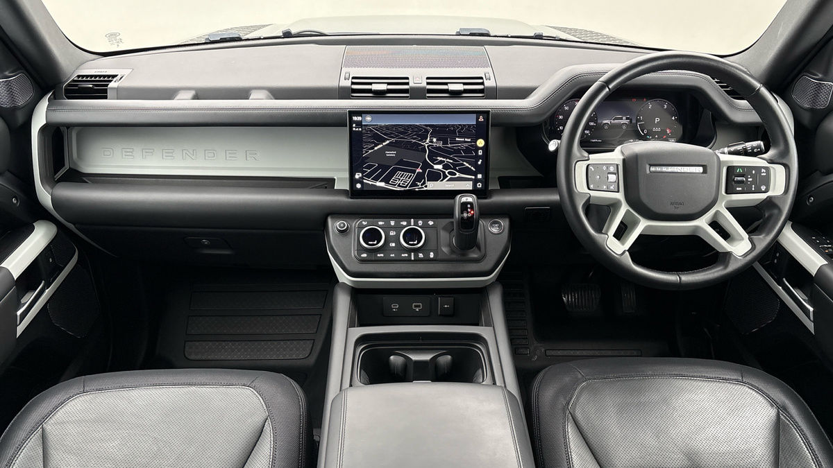 Land Rover Defender 90 Image 12