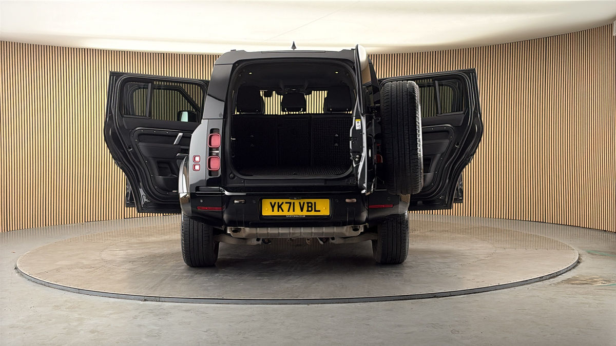 More views of Land Rover Defender 110