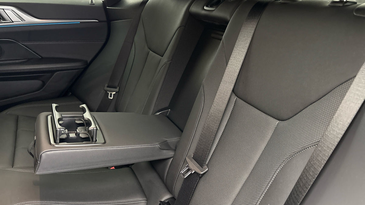 BMW i4 Image 9
