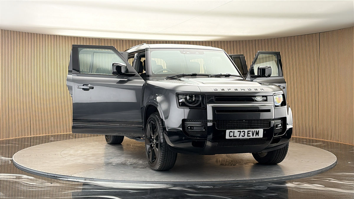 More views of Land Rover Defender 110